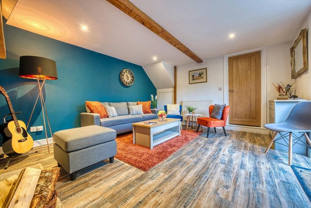 Delightful Two-Bedroom Cottage In The Heart Of เบคเวลล์ ภายนอก รูปภาพ