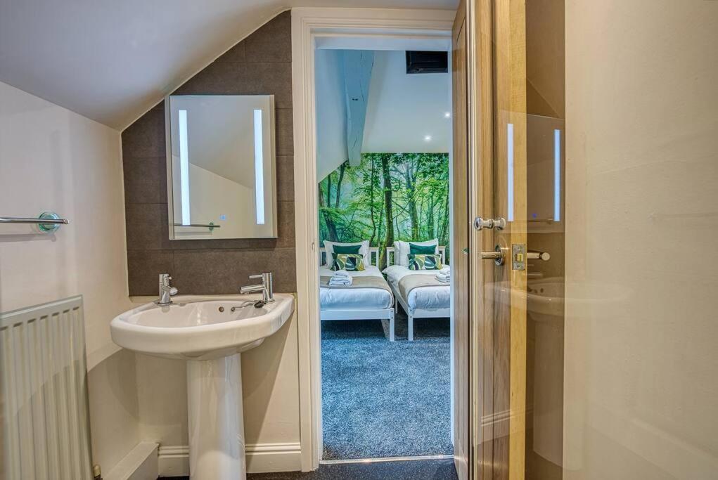 Delightful Two-Bedroom Cottage In The Heart Of เบคเวลล์ ภายนอก รูปภาพ