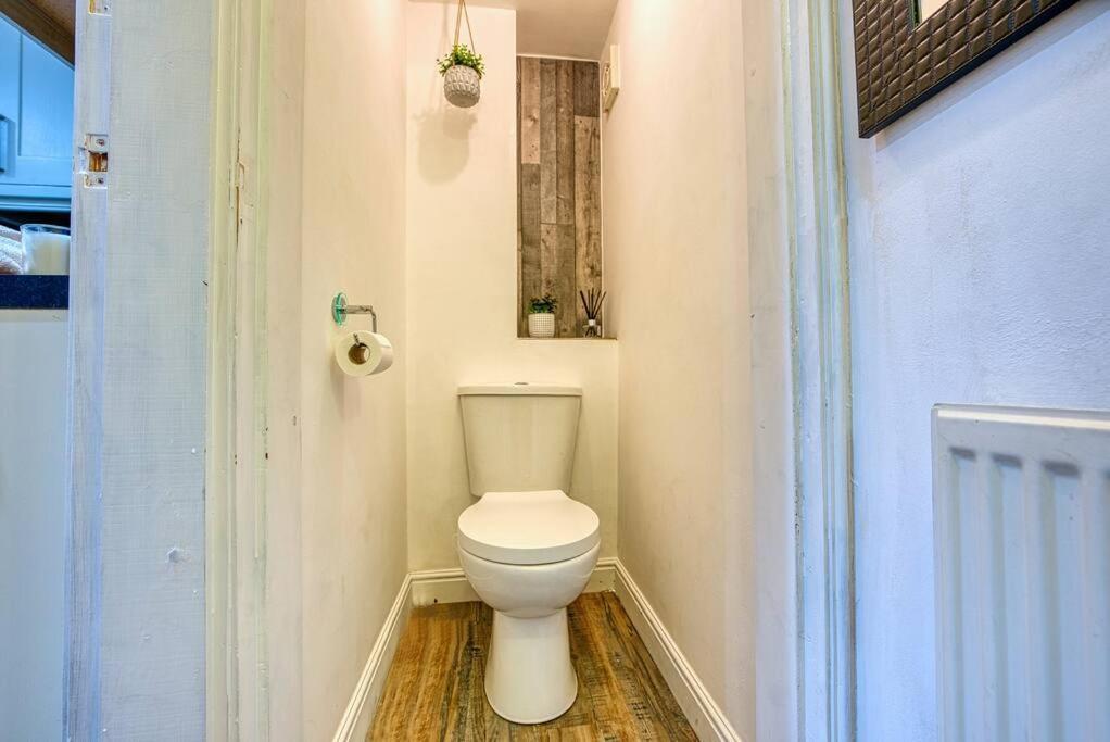 Delightful Two-Bedroom Cottage In The Heart Of เบคเวลล์ ภายนอก รูปภาพ