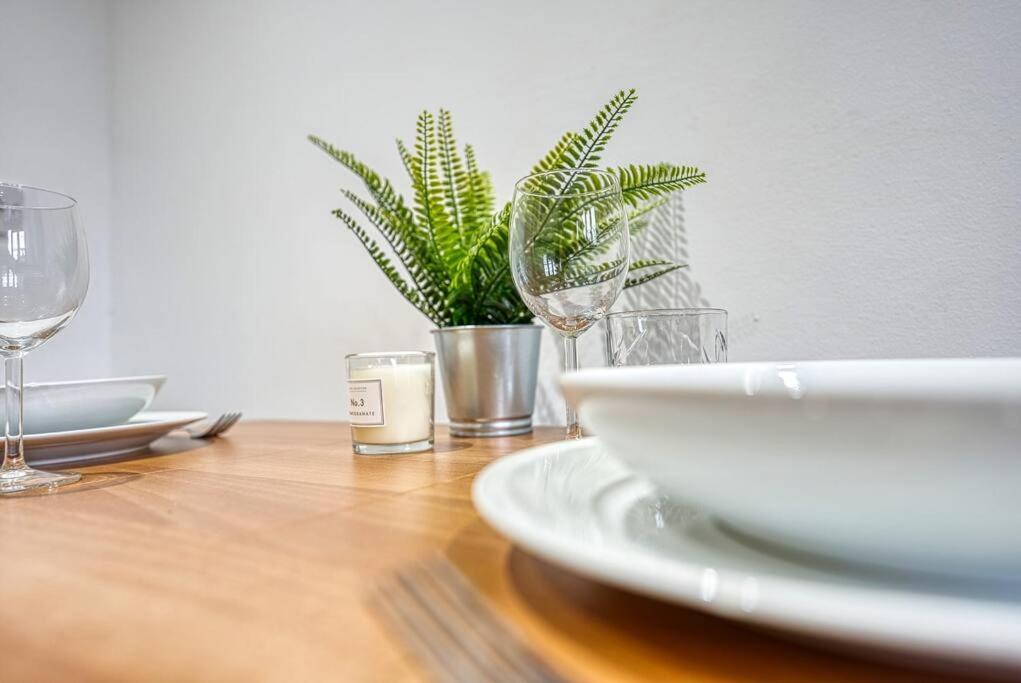 Delightful Two-Bedroom Cottage In The Heart Of เบคเวลล์ ภายนอก รูปภาพ